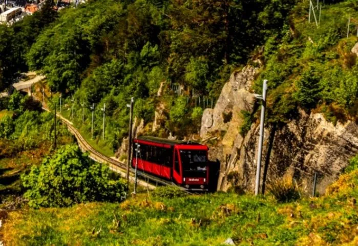 Fløibanen Funicular to Mount Fløyen