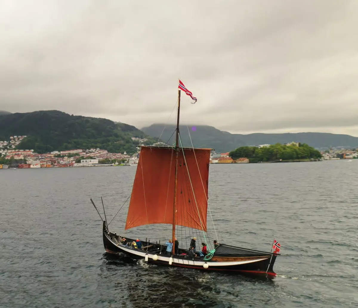 Bergen: Viking Ship Sailing Experience and Sightseeing Trip
