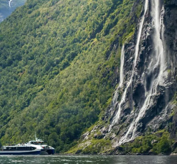 Geirangerfjord & Waterfalls Sightseeing Cruise (75 min or 2 hrs)