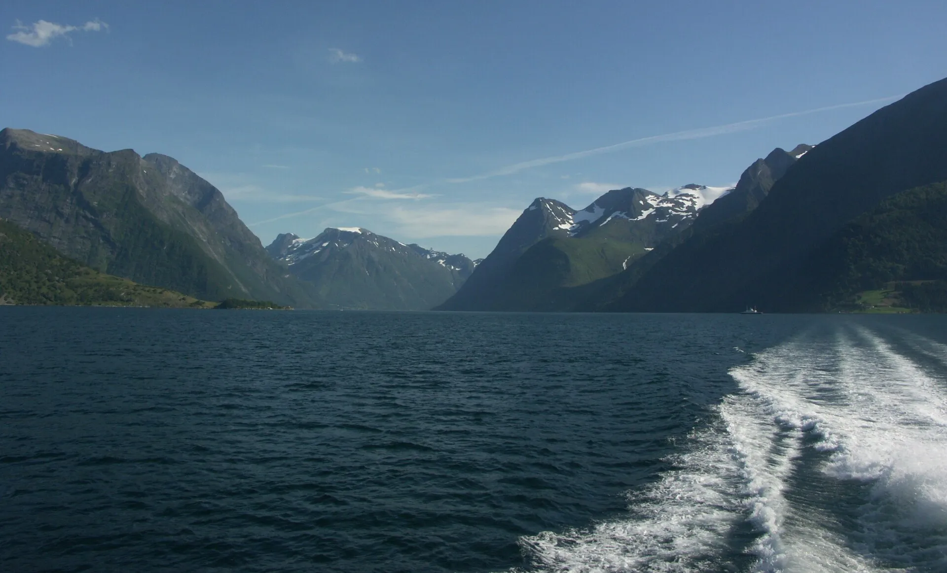 Hjørundfjord Fjord Cruise — Round Trip from Ålesund
